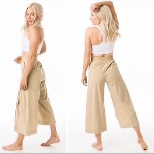 NWT ZYIA Size Medium Khaki Work Flow Wide Leg Crop Lightweight Pants